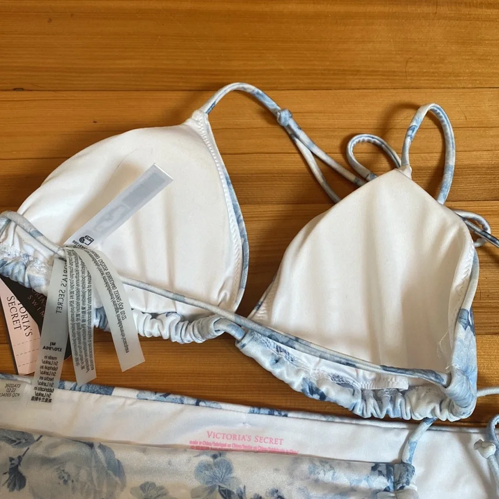 BNWT Victoria’s Secret String Bikini - Picture 4 of 6